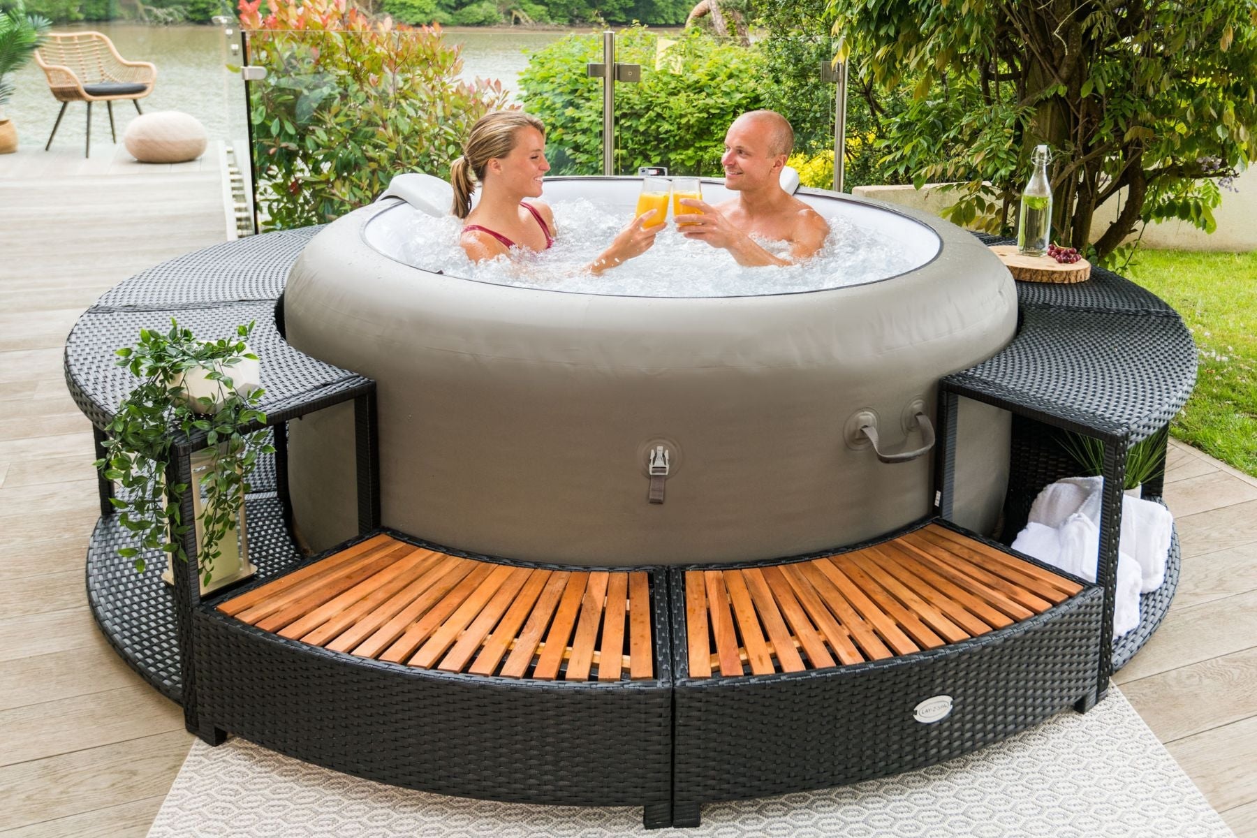 Round Rattan Hot Tub Surround 180cm Black